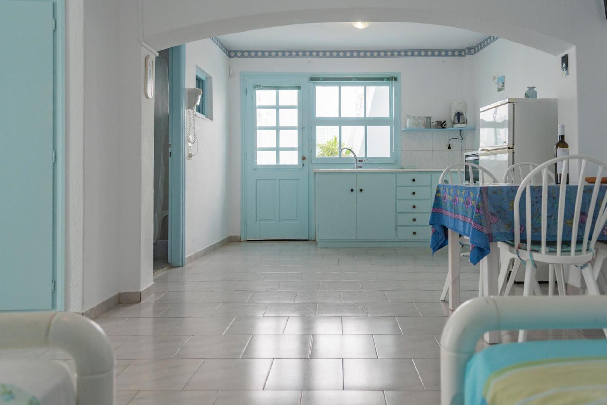 Paroscarmel Studio-Apartment Logaras Luaran gambar