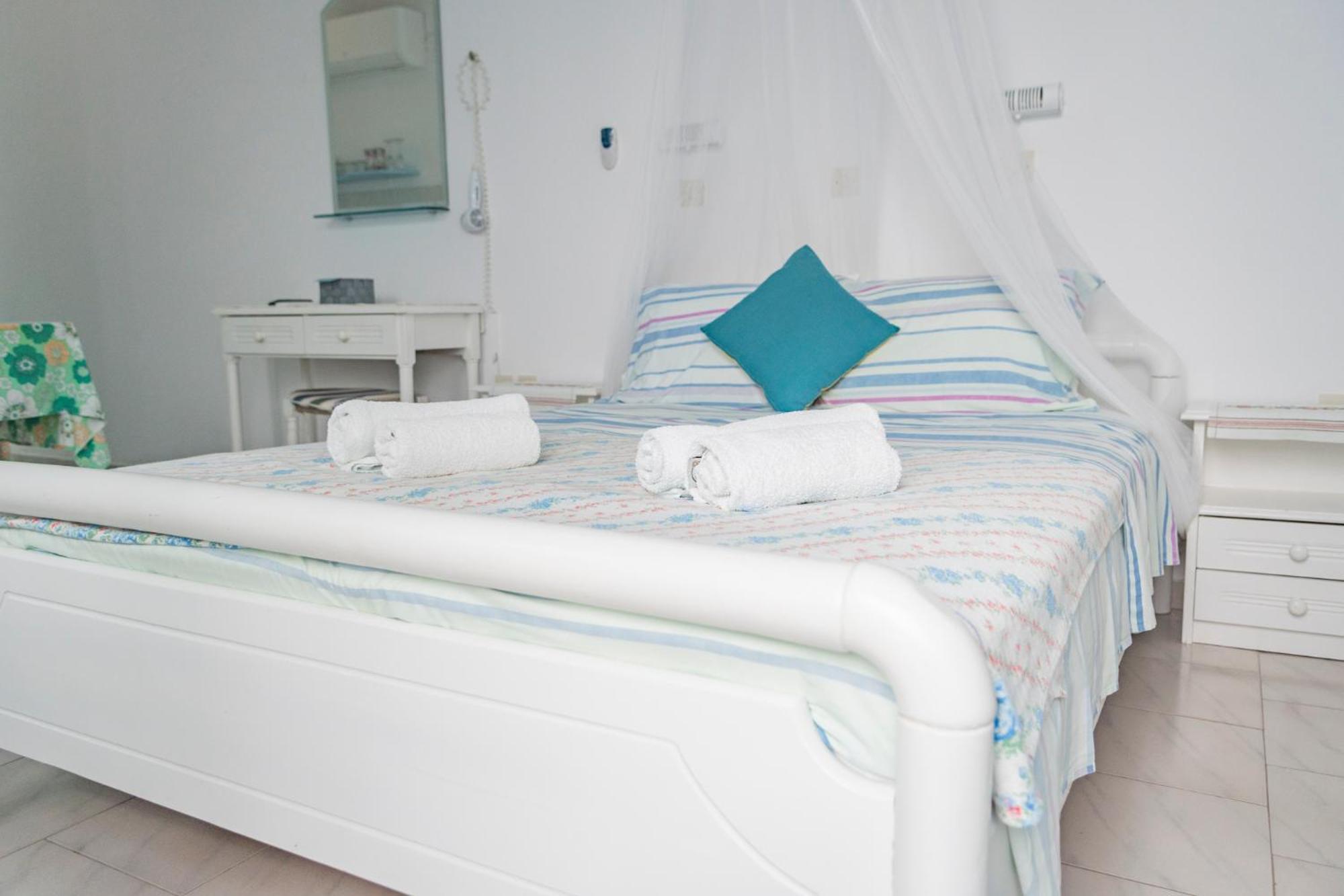 Paroscarmel Studio-Apartment Logaras Luaran gambar